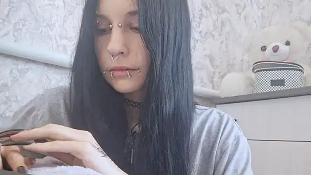 KrissyHiott online show from 06.13.26