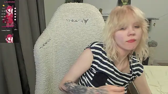 voguecaroline online show from 07.17.26