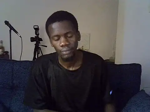 Snapshot of Thee_Biggest chatting on 06.12.26 Thee Biggest online show from 06.12.26