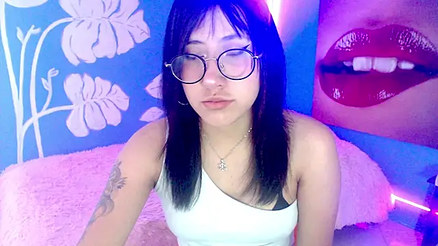 Snapshot of eli_doll chatting on 06.18.26 eli doll online show from 06.18.26
