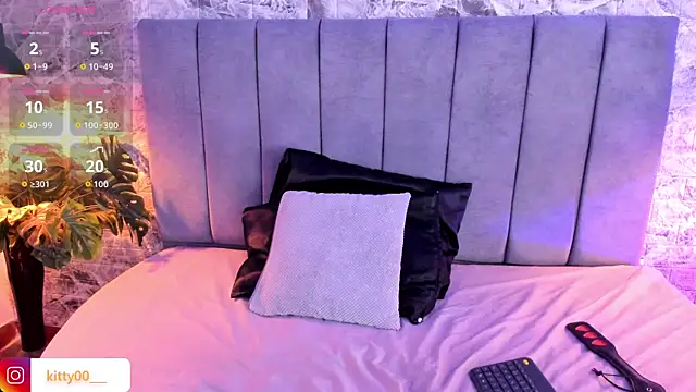 Moon  kittyy online show from 06.06.26