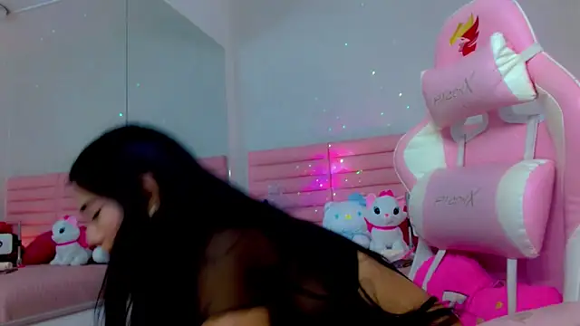 Snapshot of katiuska_lovely chatting on 06.14.26 katiuska lovely online show from 06.14.26