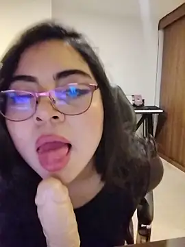 Roxxy Sade online show from 06.19.26