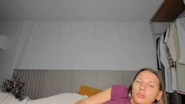 Snapshot of SofiClimbing chatting on 02.15.26 SofiClimbing online show from 02.15.26