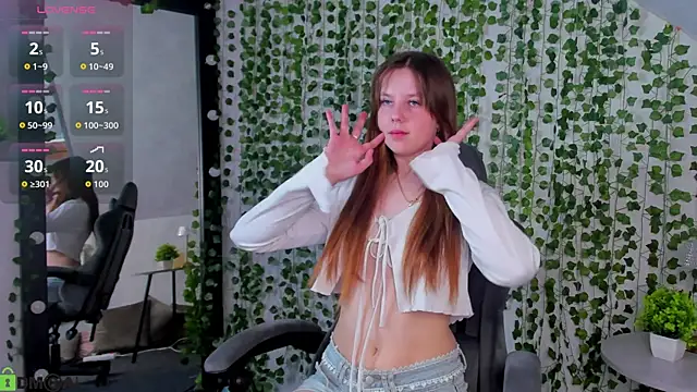 Snapshot of Violeta_Paul chatting on 07.10.26 Violeta Paul online show from 07.10.26