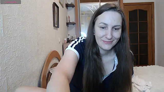 Snapshot of Yevgeshka-Milashka chatting on 02.26.26 Yevgeshka-Milashka online show from 02.26.26