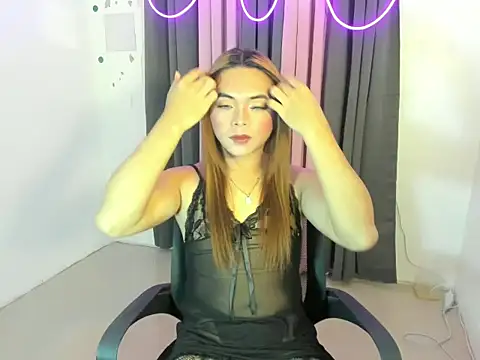 Snapshot of suckmedowmx chatting on 06.25.26 suckmedowmx online show from 06.25.26