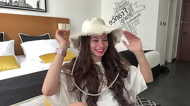 Snapshot of kittyrae chatting on 07.19.26 kittyrae online show from 07.19.26