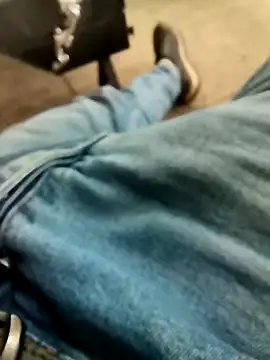 Singlemaleforcouples online show from 12.20.24