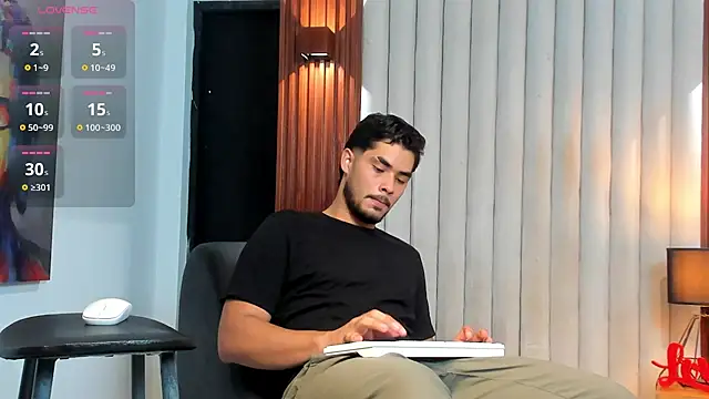 Snapshot of luciano_vitale chatting on 07.17.26 luciano vitale online show from 07.17.26