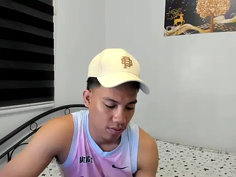 Snapshot of urfucker_vinz chatting on 07.16.26 urfucker vinz online show from 07.16.26