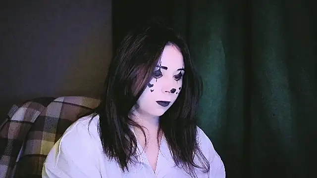 Snapshot of KattyySummer chatting on 07.31.26 KattyySummer online show from 07.31.26