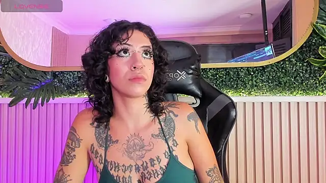 julimonroe  online show from 06.11.26