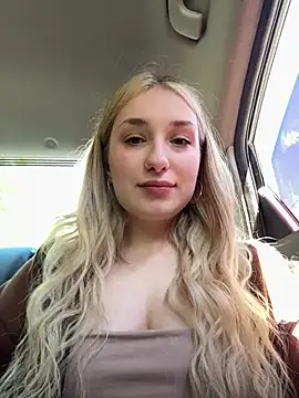 Snapshot of Polly_Pop chatting on 06.19.26 Polly Pop online show from 06.19.26