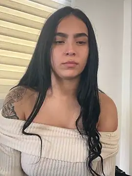 Snapshot of Sara_fernandez- chatting on 06.18.26 Sara fernandez- online show from 06.18.26