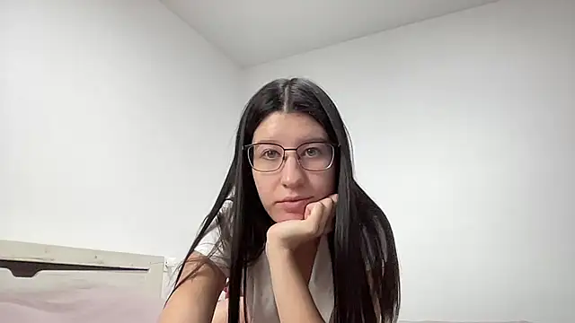 Leeka 08 online show from 07.04.26