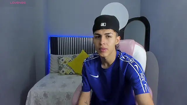 Axel Mendozaa online show from 06.20.26