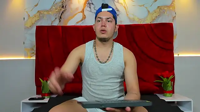 Snapshot of gael_prince_ chatting on 06.19.26 gael prince online show from 06.19.26