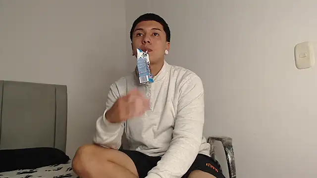 Owenn  blueee online show from 06.12.26