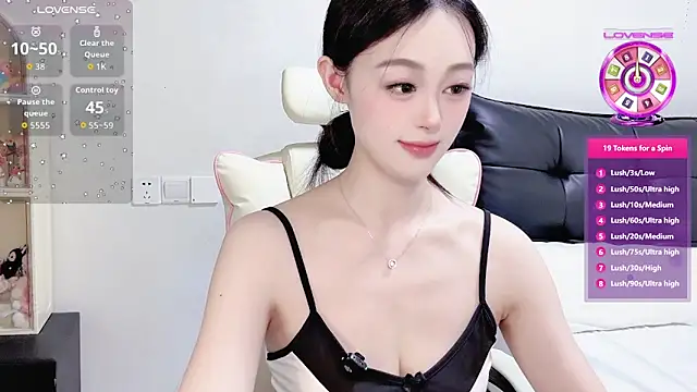 Snapshot of Ellaa999 chatting on 06.20.26 Ellaa999 online show from 06.20.26