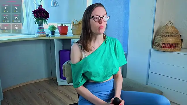EstelaWeninger online show from 07.24.26