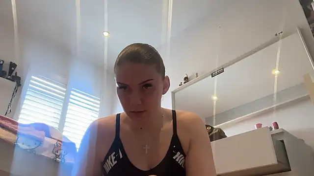Snapshot of Melissamayy chatting on 06.17.26 Melissamayy online show from 06.17.26