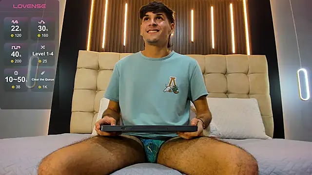 Snapshot of Zack23__ chatting on 06.10.26 Zack23 online show from 06.10.26