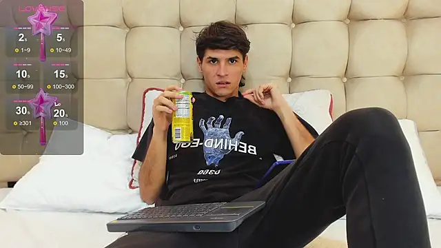Snapshot of Zack23__ chatting on 07.15.26 Zack23 online show from 07.15.26