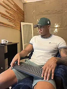 LoganVarela online show from 07.13.26