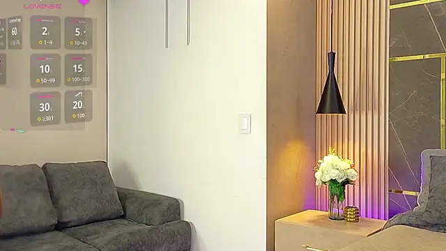 Charlotte-Brandt online show from 06.14.26