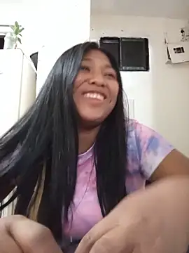 Snapshot of MoonMua chatting on 06.15.26 MoonMua online show from 06.15.26