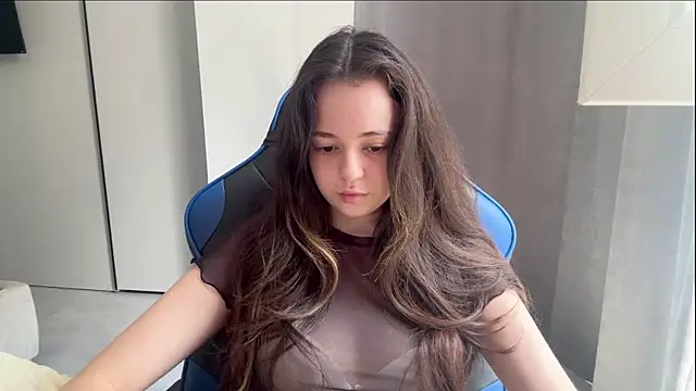 Snapshot of Elowynx chatting on 07.14.26 Elowynx online show from 07.14.26