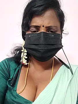 Snapshot of aiswarya143 chatting on 06.10.26 aiswarya143 online show from 06.10.26