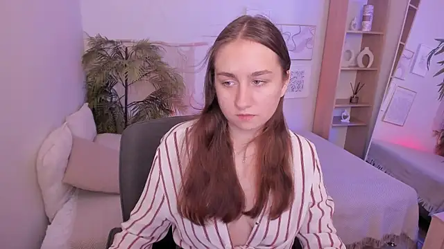 polly bloomm online show from 07.28.26