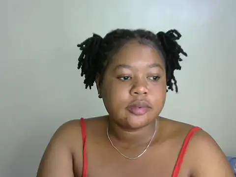 Snapshot of pretty_julie22 chatting on 06.19.26 pretty julie22 online show from 06.19.26