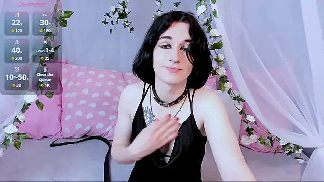 MickeQuinee online show from 06.08.26