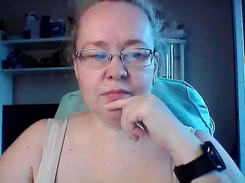Snapshot of Viola27 chatting on 06.15.26 Viola27 online show from 06.15.26