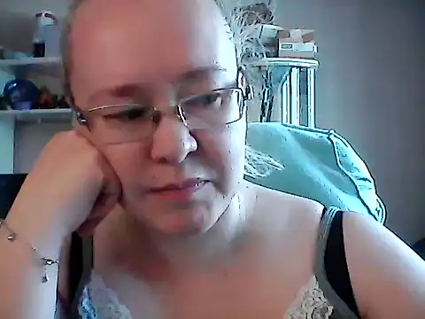 Snapshot of Viola27 chatting on 06.20.26 Viola27 online show from 06.20.26