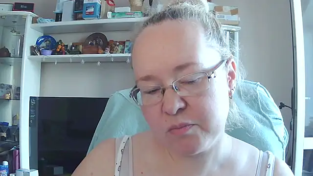 Snapshot of Viola27 chatting on 07.04.26 Viola27 online show from 07.04.26