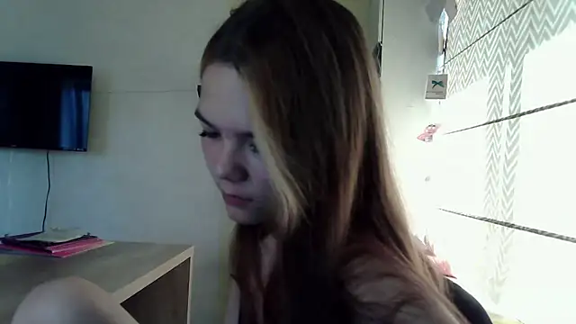 Snapshot of AvrilGillig chatting on 07.24.26 AvrilGillig online show from 07.24.26