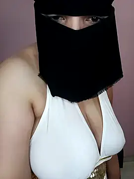 Snapshot of hot_farawla00 chatting on 06.21.26 hot farawla00 online show from 06.21.26
