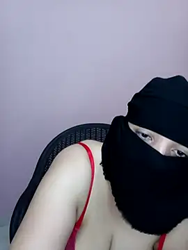 Snapshot of hot_farawla00 chatting on 06.25.26 hot farawla00 online show from 06.25.26