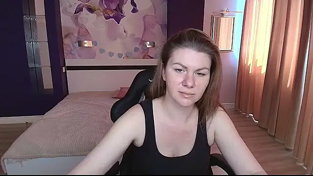 Snapshot of LunaKissesx chatting on 06.18.26 LunaKissesx online show from 06.18.26
