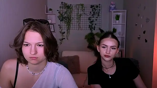 naomi perl online show from 06.25.26