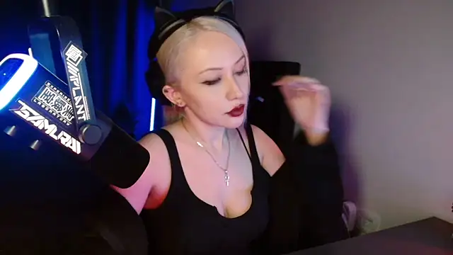 roxxyrowe online show from 06.13.26