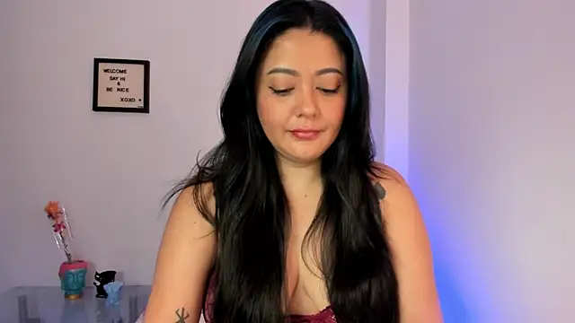 LauraToro  online show from 01.19.26