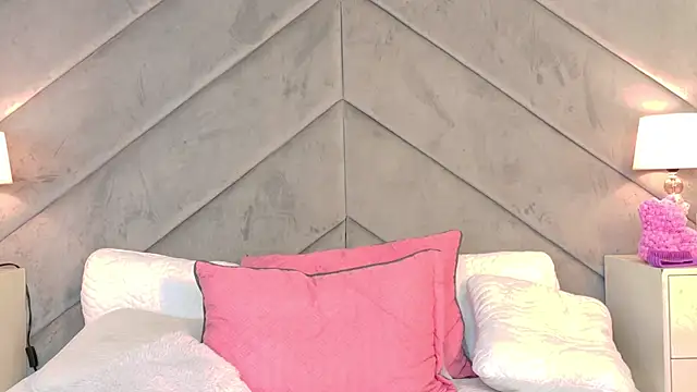 Chloemendoza online show from 06.21.26
