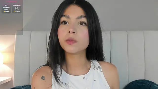 Snapshot of Kylie_Mckenzie chatting on 07.22.26 Kylie Mckenzie online show from 07.22.26