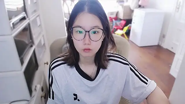 xiaoxiong-99 online show from 06.12.26