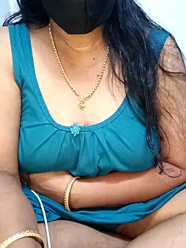 Snapshot of tamil_sarah chatting on 06.12.26 tamil sarah online show from 06.12.26
